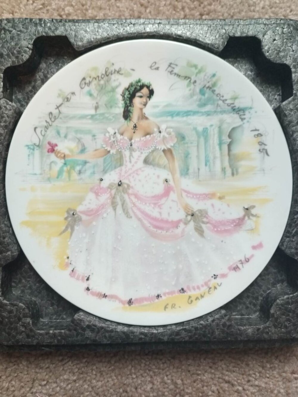 Haviland d’Arceau-Limoges Les Femmes Du Siecle Fine Porcelain Plate 8.5”